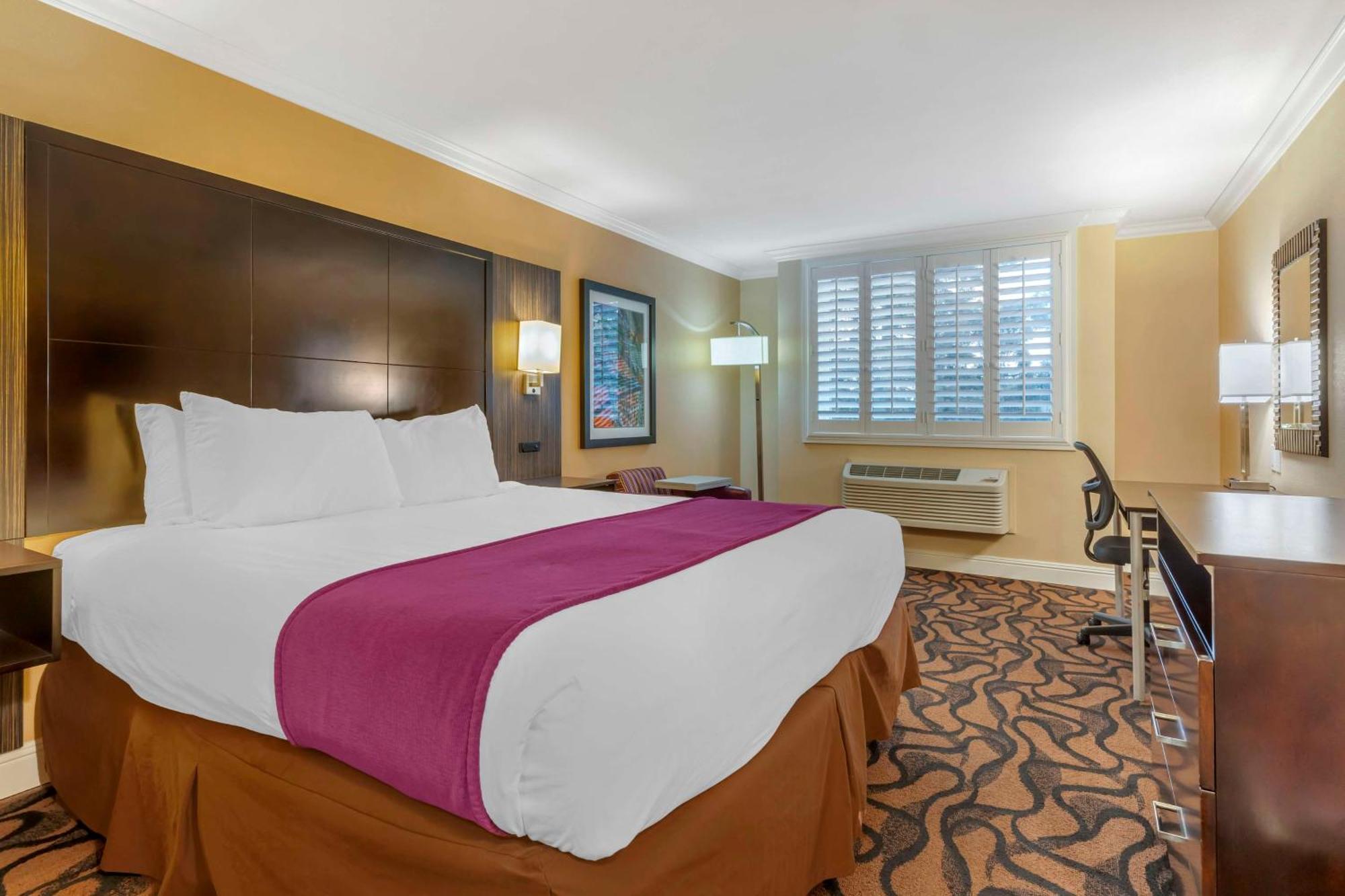 Best Western Plus Airport Plaza San Jose Esterno foto